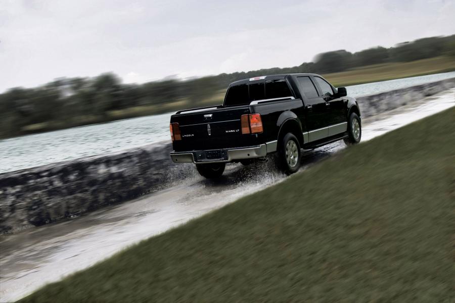  Lincoln Navigator Ultimate 2006 года  (фото 26 из 41)